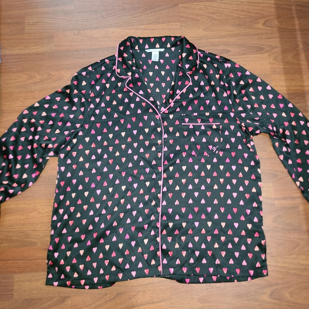 Victoria's Secret Size Large Satin Long Pajamas with Heart Design. Black/Pink